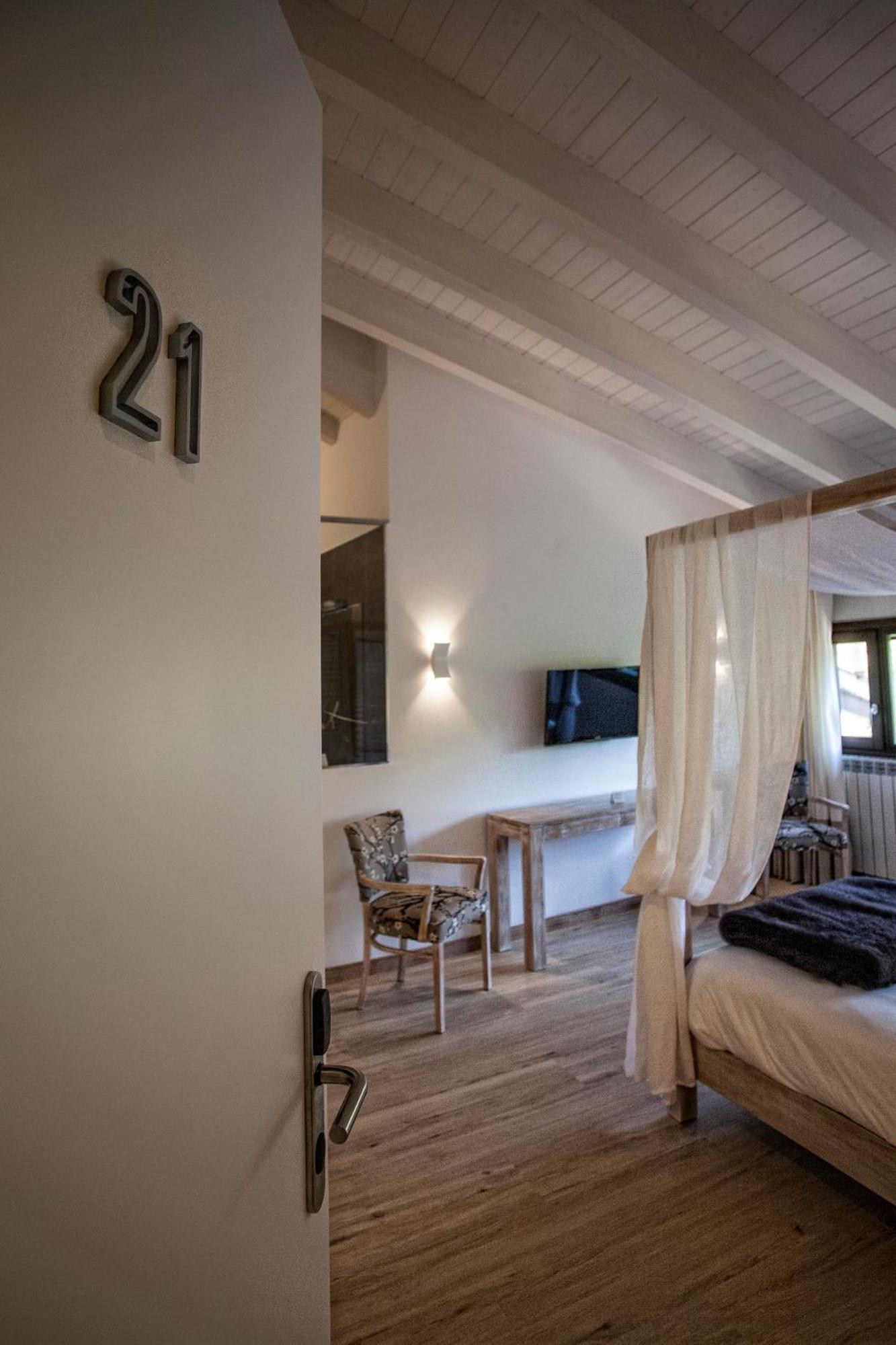 Hotel Pura Vida Valganon Extérieur photo